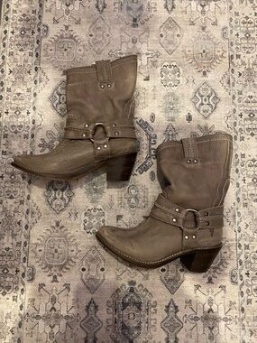 Vintage Frye Taupe Leather Western Boots